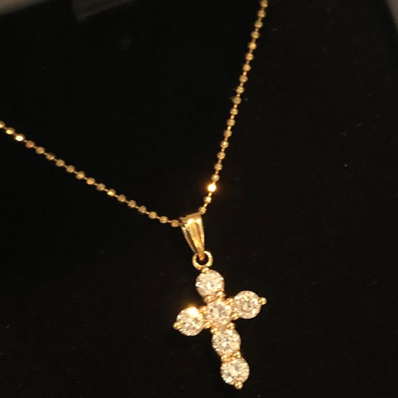 PETITE DIAMOND CROSS NECKLACE - Picture 13 of 16